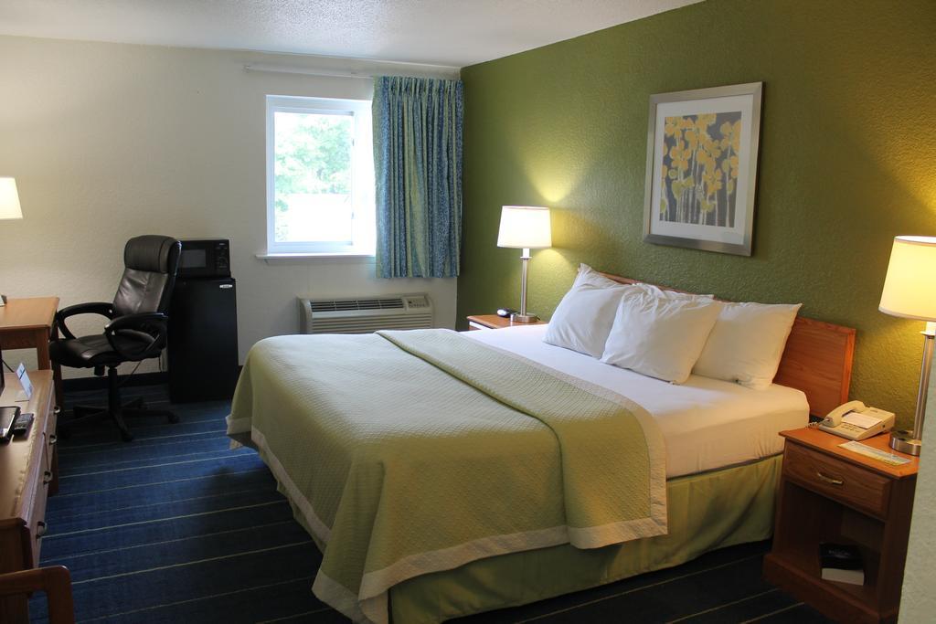 Days Inn & Suites By Wyndham Bridgeport - Clarksburg Quarto foto